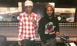 Kendrick Lamar und Rich the Kid posen im Studio für die Kamera